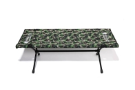 BAPE 与 Helinox 再度携手推出经典绿迷彩户外装备系列