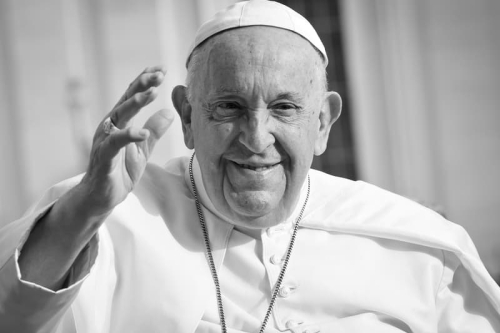 罗马教皇方济各（Pope Francis）于当天上午 7 时 35 分去世，终年 88 岁