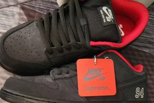 Supreme × Nike SB Dunk Low「Black」最新联名配色鞋款率先亮相