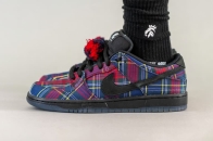 Nardwuar × Nike SB Dunk Low 鞋款实物上脚曝光