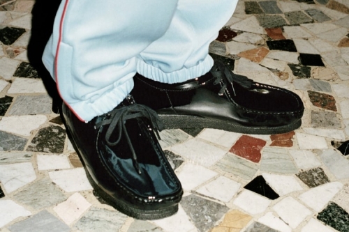 Supreme × Clarks Originals 2024 春季联名系列完整揭晓