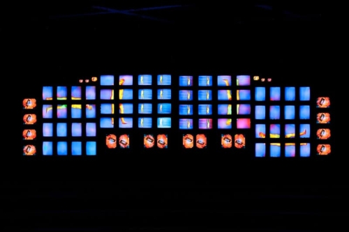 置身视像洪流：走进 The City of Nam June Paik 沉浸式群展