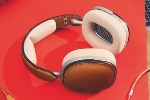 爱马仕 Hermès 推出要价 $15,000 美元奢华定制耳机