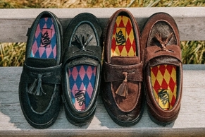 BILLY’S 联乘 Vans 推出不对称「Year of the Horse」滑板乐福鞋