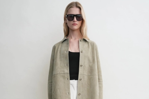 TOTEME 2025 春夏系列推出全新「麂皮臻选系列」