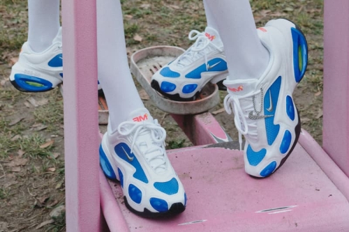 Nike 携手 Veneda Carter 推出全新亮眼配色 Air Max Muse「Racer Blue」鞋款