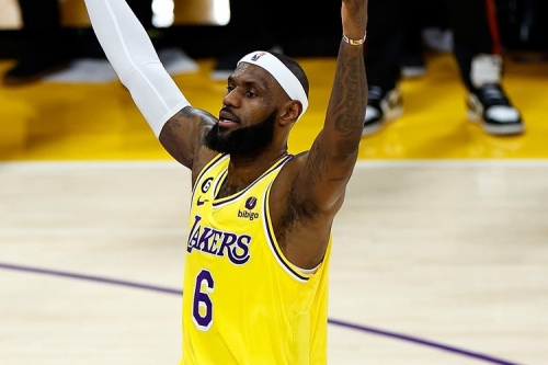 见证历史！LeBron James 正式加冕 NBA 历史得分王