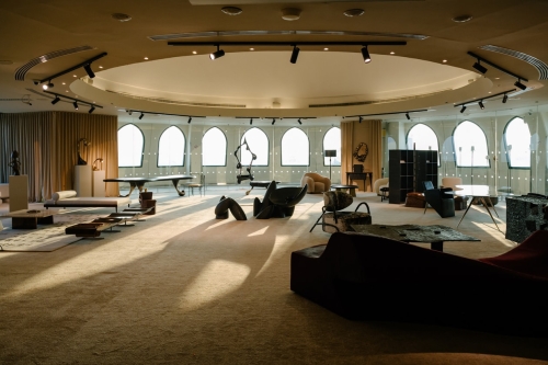 机场候机楼化身画廊：NOMAD Abu Dhabi 最新游牧设计展登场