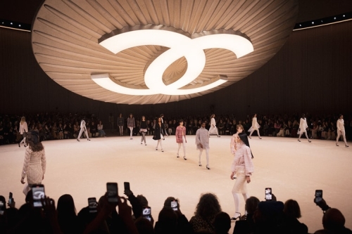 CHANEL 2024 春夏高级订制服系列大秀正式登场