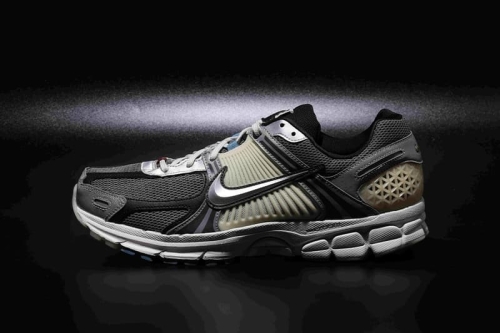 再度以张家朗为灵感！Nike 推出全新特别版 Air Zoom Vomero 5 球鞋