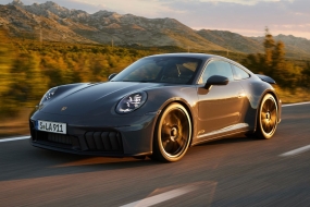 保时捷 Porsche 发表史上首款混合动力油电 911 车系