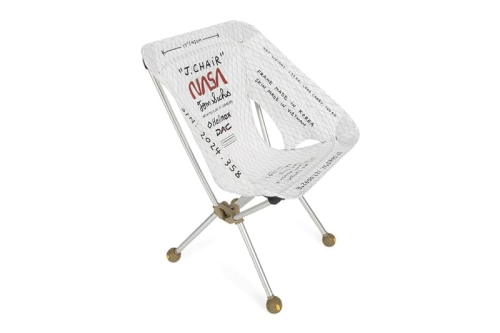 Tom Sachs 携手 Helinox 推出全新 J.Chair 折叠椅