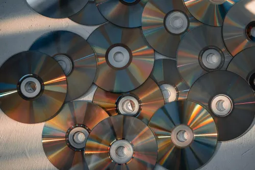 CD 诞生 43 周年：彻底改变音乐与计算产业的技术与标准