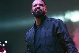 Drake《ICEMAN》Spotify 串流 3 周破 10 亿,成为第 18 张破关神作