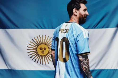 adidas 为 Lionel Messi 推出镶金边「Sol de Mayo」阿根廷告别战球衣