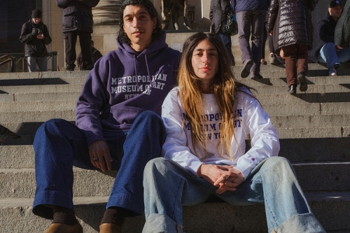 V.A. TOKYO 联乘 The Metropolitan Museum of Art 推出极简风胶囊系列