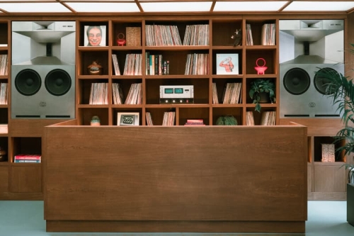 Giorgia Longoni Studio 为米兰最新 Hi-Fi 酒吧「MOGO」注入复古暖意