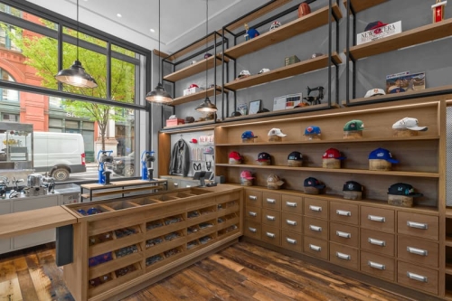 New Era 纽约旗舰店登场：经典传承融入本土根源