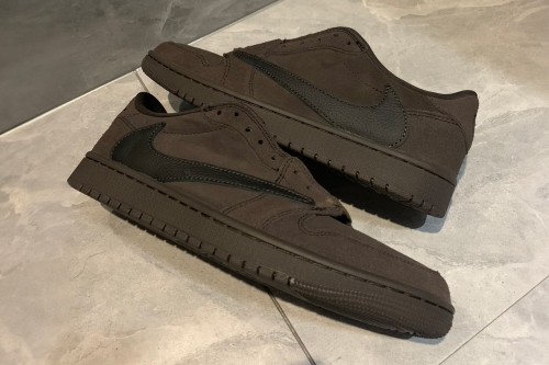 Travis Scott × Air Jordan 1 Low OG 最新联名鞋款「Velvet Brown」率先曝光