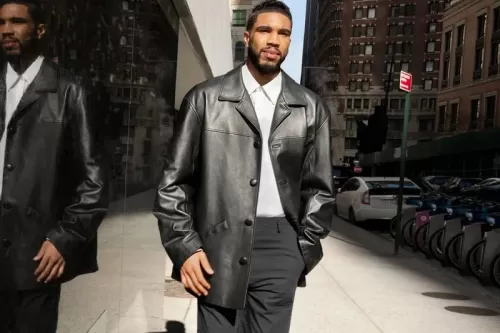 Coach 正式宣布 Jayson Tatum 成为品牌男士香水代言人
