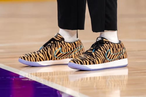 野性虎纹！Devin Booker 着用 Nike Book 1 全新 PE 配色鞋款