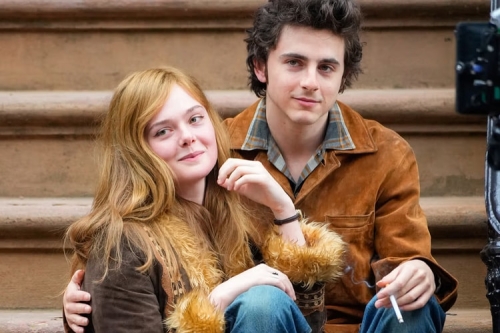 Timothée Chalamet 主演 Bob Dylan 传记片《A Complete Unknown》首支前导预告释出