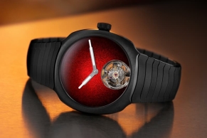 H. Moser & Cie. 发布首枚全陶瓷腕表