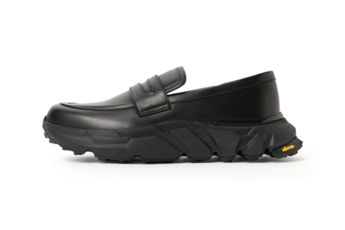 BEAMS 推出全黑 Sneaker Loafer，再掀「球鞋 × 乐福」极简美学