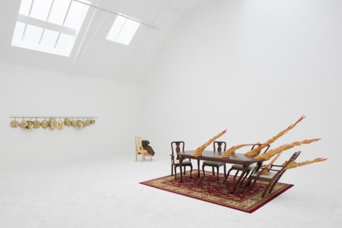 Hugh Hayden 以火与信仰点燃 Lisson Gallery