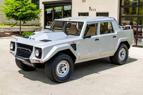 极罕 1987 Lamborghini LM002「Rambo Lambo」拍卖以 $40 万美元成交