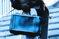 Dime 携手 Eastpak 推出「防混乱」重装袋款联乘系列