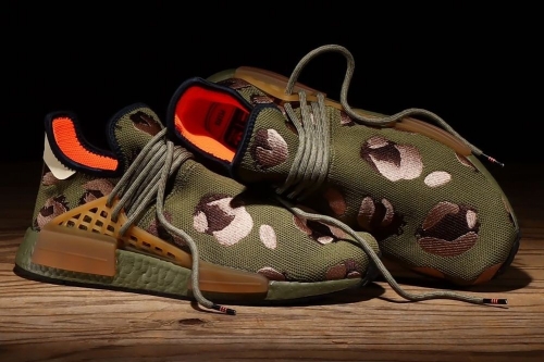 率先近赏 Pharrell × adidas NMD Hu「Animal Print」系列最新军绿配色鞋款
