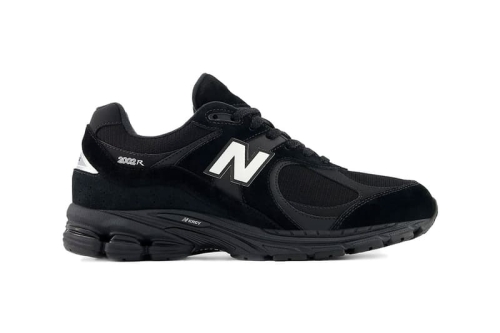 New Balance 人气鞋型 2002R 推出全新 GORE-TEX 版本黑白配色鞋款