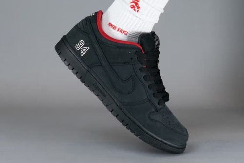 Supreme × Nike SB Dunk Low「Black」最新联名配色率先亮相