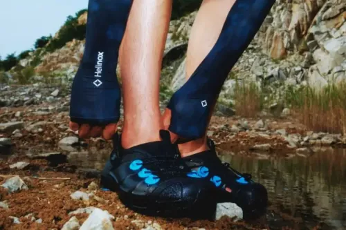 Helinox × Crocs Quick Trail Clog「LUMINOUS SPLASH」Jibbitz 鞋饰绽放夜光效果
