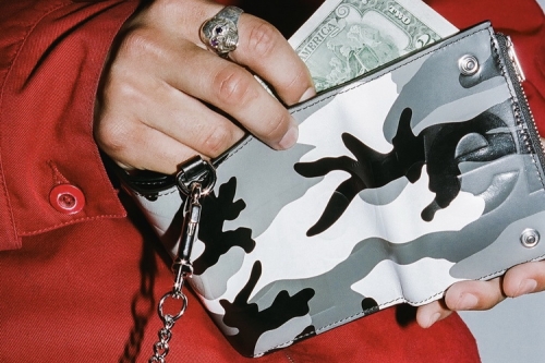 Supreme 释出 2025 春季皮具系列