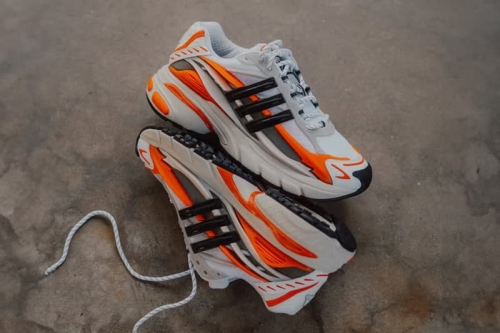 近赏 Pharrell Williams 与 adidas 携手打造全新鞋款 Jellyfish