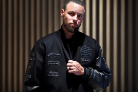 库里签约李宁 Li-Ning:Stephen Curry 携 Curry Brand 签下 10 年全球战略合作