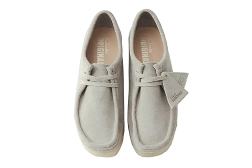 URBAN RESEARCH 与 URBAN RESEARCH DOORS 推出独家配色 Clarks Wallabee 鞋款