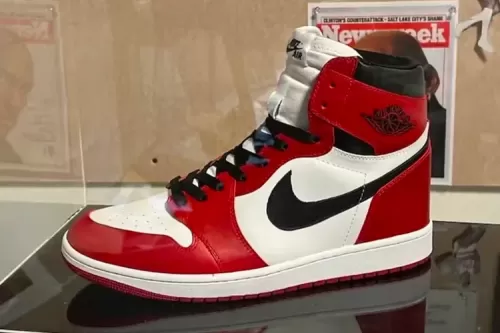 近赏 SD Custom Footwear 打造《AIR》片中 Air Jordan 1 Hi '85「Chicago」道具实鞋
