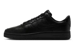 方头设计 Nike Air Force 1 Low 最新「Triple Black」配色鞋款将于 11 月登场