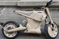 Hiroshi Fujiwara 入手超珍罕「Desert Sand」Brabus × DAB Motors Urban E 电动电单车曝光