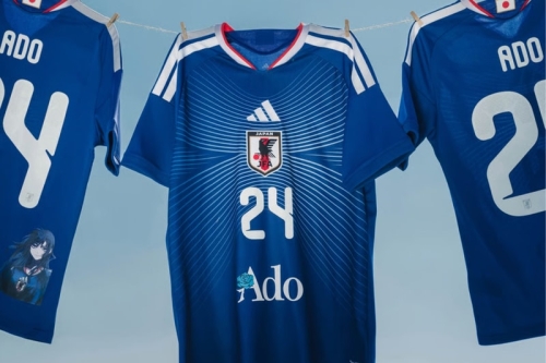adidas 携手人气 J‑Pop 歌手 Ado 推出 2026 日本国家队特别球衣