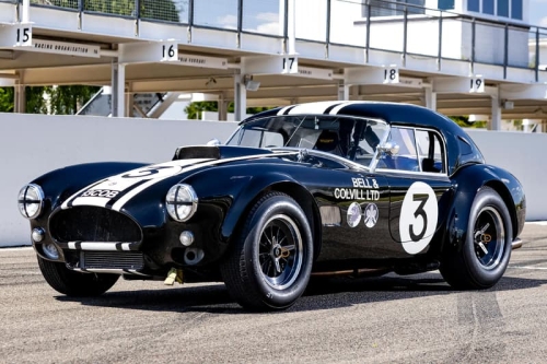传奇 1966 年 AC Cobra 拍卖估价高达 270 万美元