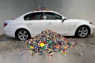 CART Department 把 Ai Weiwei 标志性 BMW LEGO 艺术车带到纽约