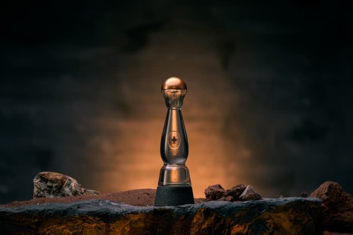 Clase Azul México 推出古法烟熏龙舌兰 Tequila Blanco Ahumado