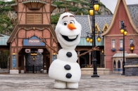 次世代机械人 Olaf 登场！进驻 Disneyland「World of Frozen」冰雪世界