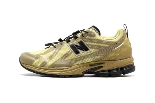 率先近赏 CAYL × New Balance 1906R 全新联名鞋款