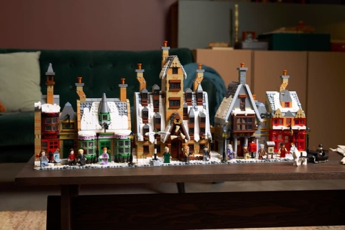 LEGO 全新《哈利波特》积木套装「Hogsmeade Village – Collectors’ Edition」率先登场