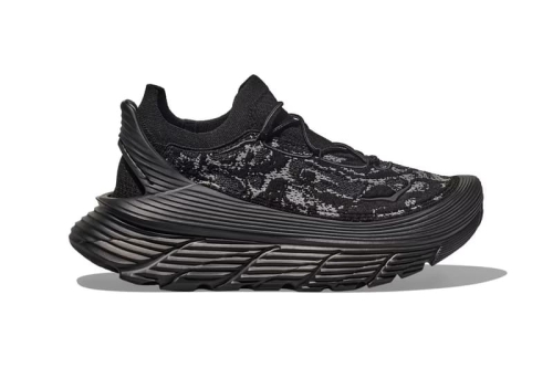 HOKA 人气系列「Tech Stealth」推出全新农历新年主题鞋款